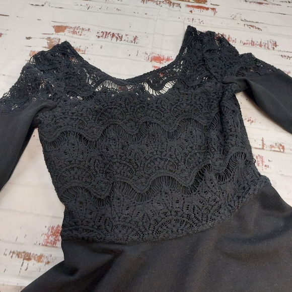Lilly Pulitzer Remmy little black dress. Size XS - Picture 3 of 6
